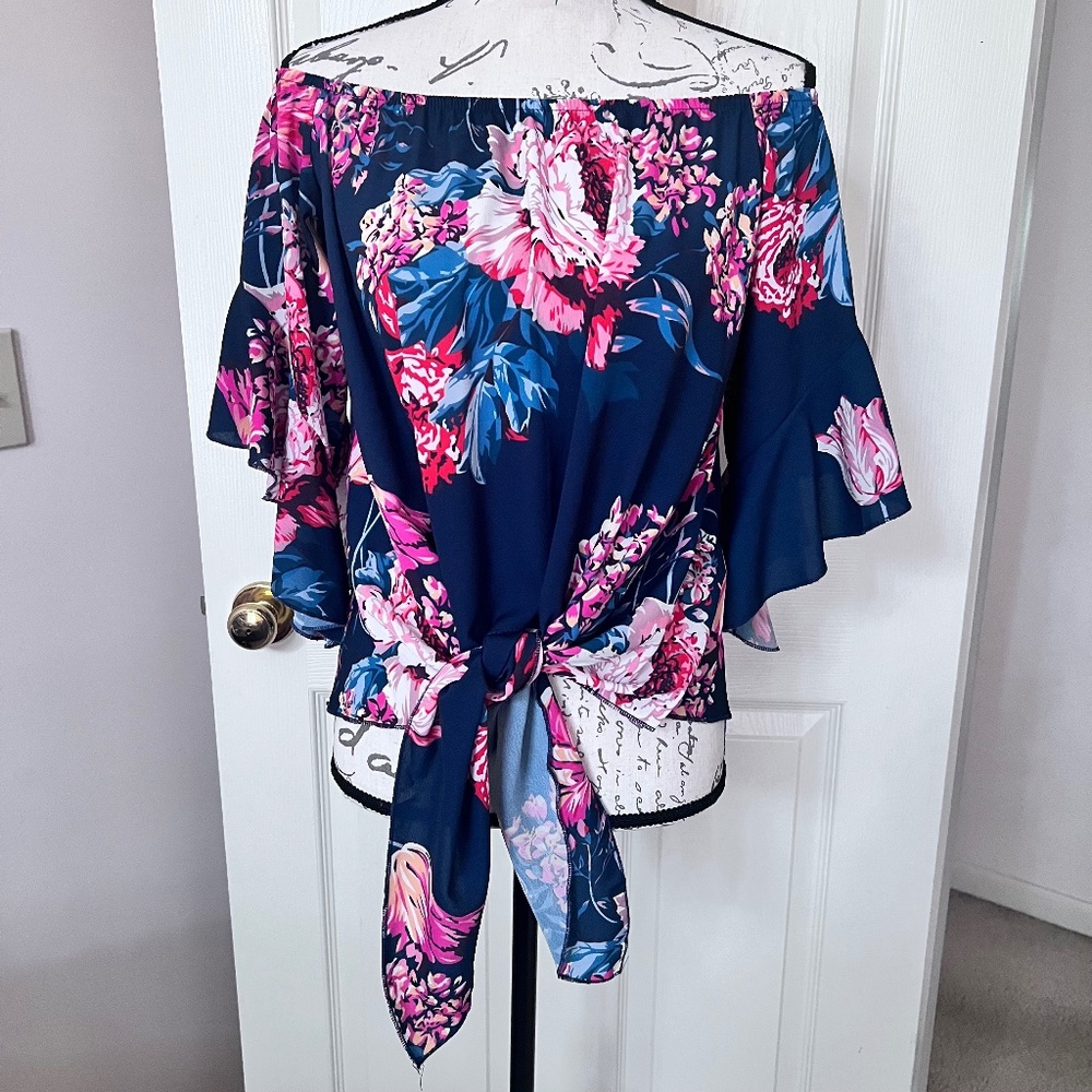 Off Shoulder Floral Print Bell Sleeve Tie Knot Top